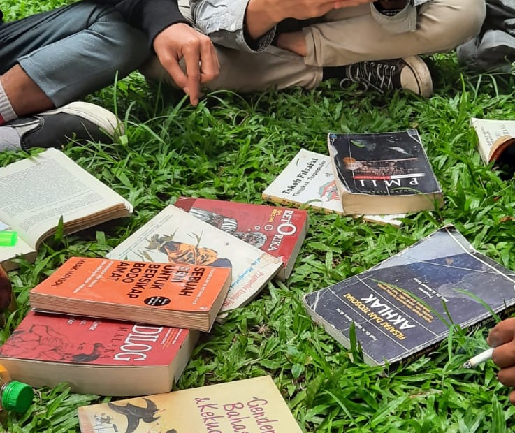 PMII Rayon Teknik Sukses Menggelar Taman Baca